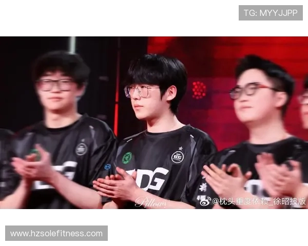 EDG鏖战JDG巅峰对决再燃赛场荣耀争锋谁能笑到最后